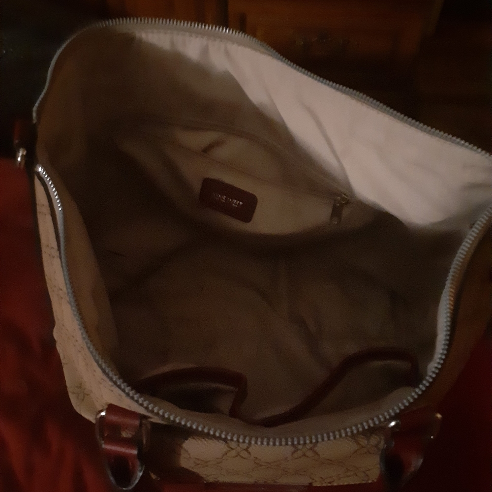Purse - Picture 2 of 2